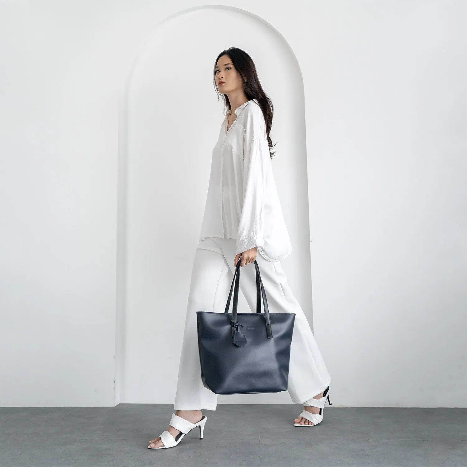 Indah Tote Bag Grey Black